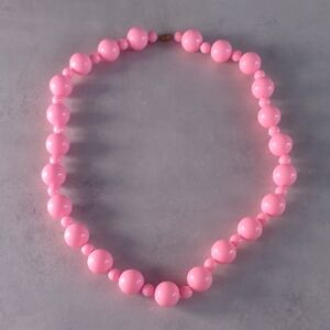 ✨ Vintage 1980s Pink Beaded Necklace, Elegant Statement Jewelry, 13 Inches ✨